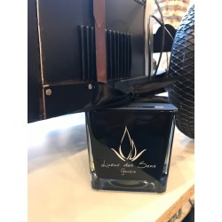 bougie parfumée feu de bois carré noir petit christmas