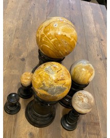 set de 5 boules en bois petrifie