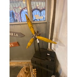 helice avion sur socle