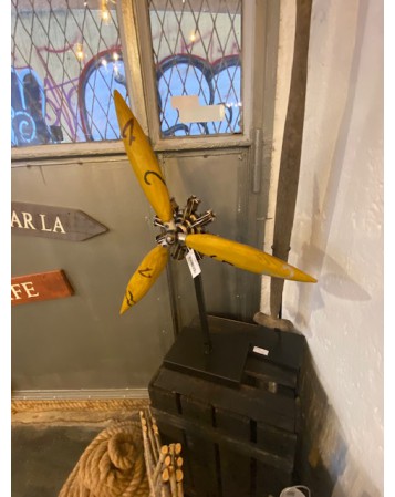 helice avion sur socle