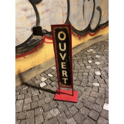 panneau ouvert ferme